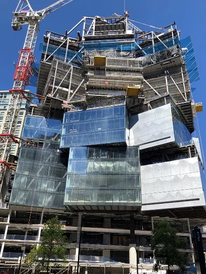 Estrutura metálica da Deloitte Summit Tower modelada no SDS2